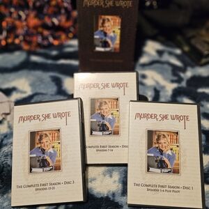 Murder, She Wrote - The Complete First Season DVD Set (White)